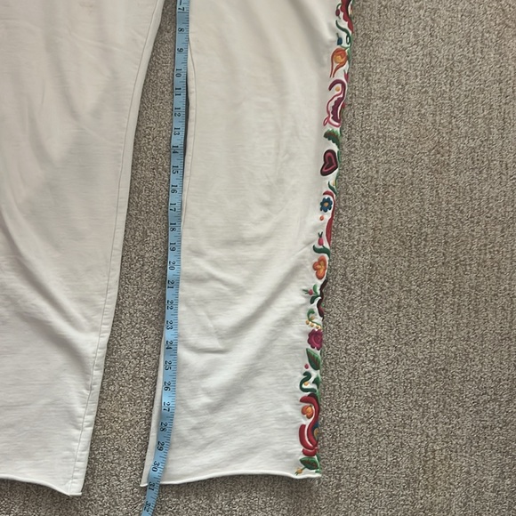 Lucky Brand cream embroidered sides sweatpant with XS - Picture 6 of 10